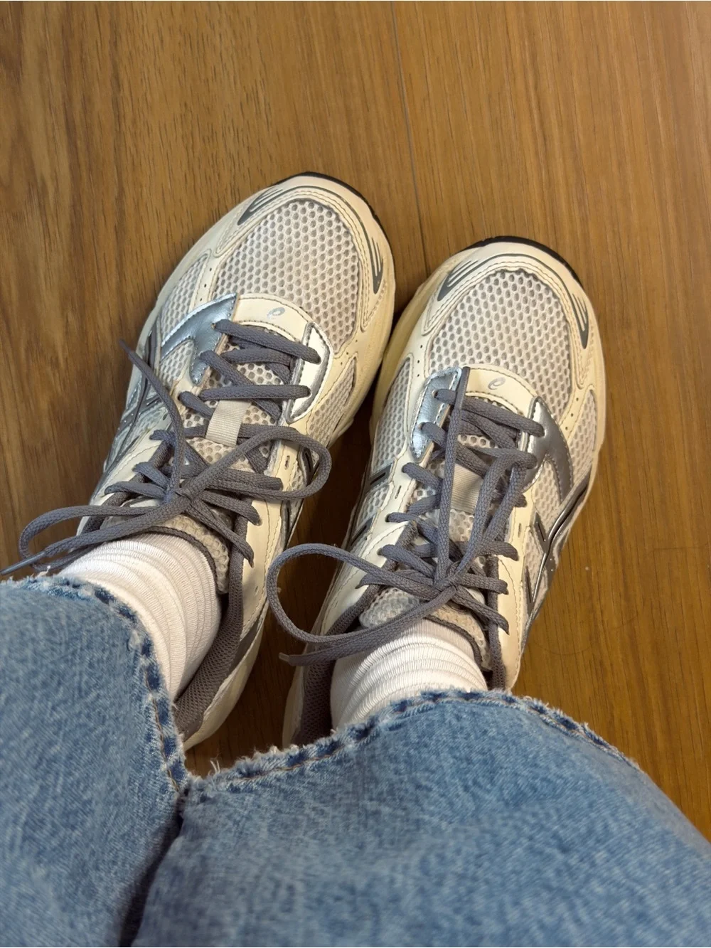 Asics Gel 11-30 White and Gray Mesh Running Shoes